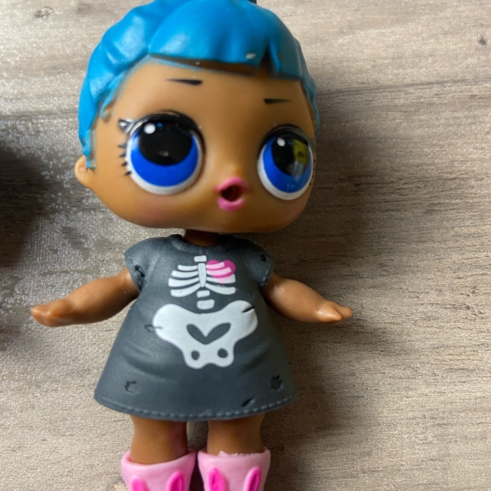 L.O.L. Surprise! Dolls- SLEEPY‎ BONES BABE BABY, and GLAM GLITTER BRR BRRR BABY. - Picture 4 of 6